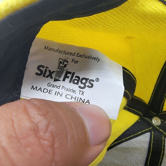 Batman Six Flags DC Comics Snapback Hat Cap Adult Yellow Black Adjustable - Picture 8 of 9